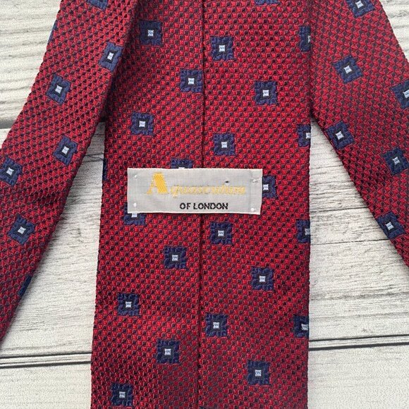 Vintage Aquascutum of London Geometric Print Silk Tie - Picture 3 of 7
